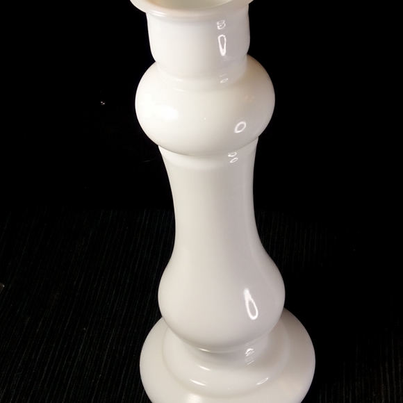 Rare Vintage Milk Glass Oil Lamp Group - Picture 5 of 12